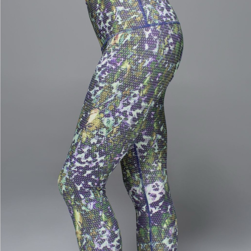 Lululemon Wunder Under Crop II *Full-On Luxtreme (Roll Down) Size 6